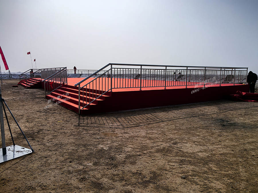 乌鲁木齐户外�q�告�?..